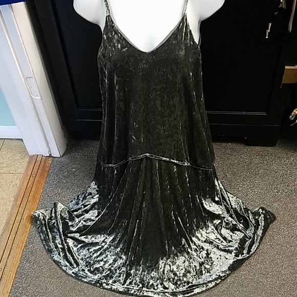 Ava&Lu Dress - Picture 2 of 8